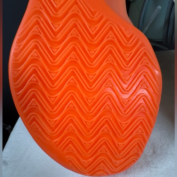 Yeezy Quantum ‘Hi-Res Coral’ | Size 11M | VNDS - Picture 12 of 16